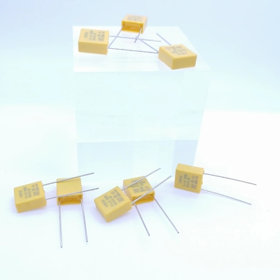 抵抗および容量性圧力救助のコンデンサー0.1UF 310V P7.5MM黄色い色