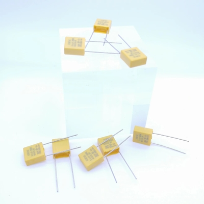 抵抗および容量性圧力救助のコンデンサー0.1UF 310V P7.5MM黄色い色
